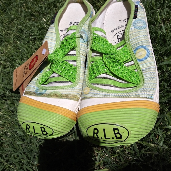 Ruilibao Multicolor Slipon Shoes - Picture 2 of 7